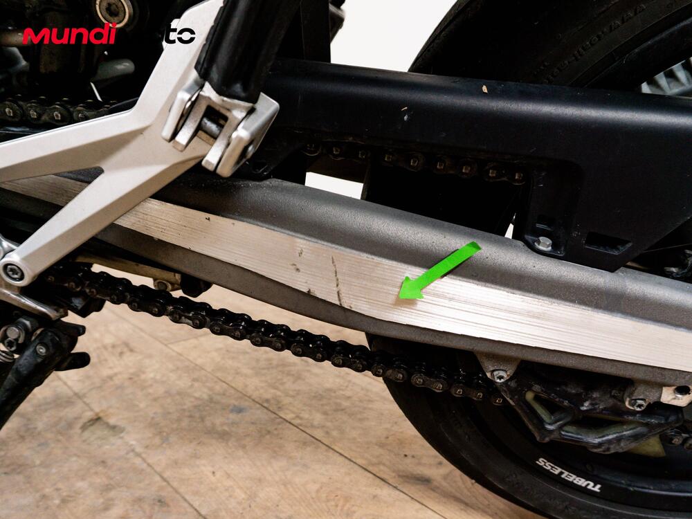 Husqvarna 701 Supermoto (2022) (13)