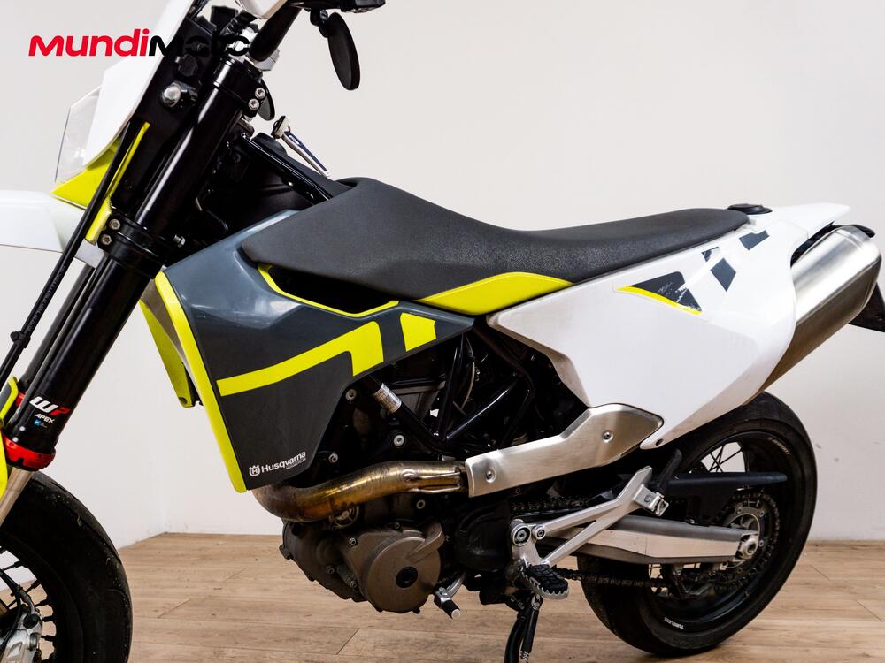 Husqvarna 701 Supermoto (2022) (9)