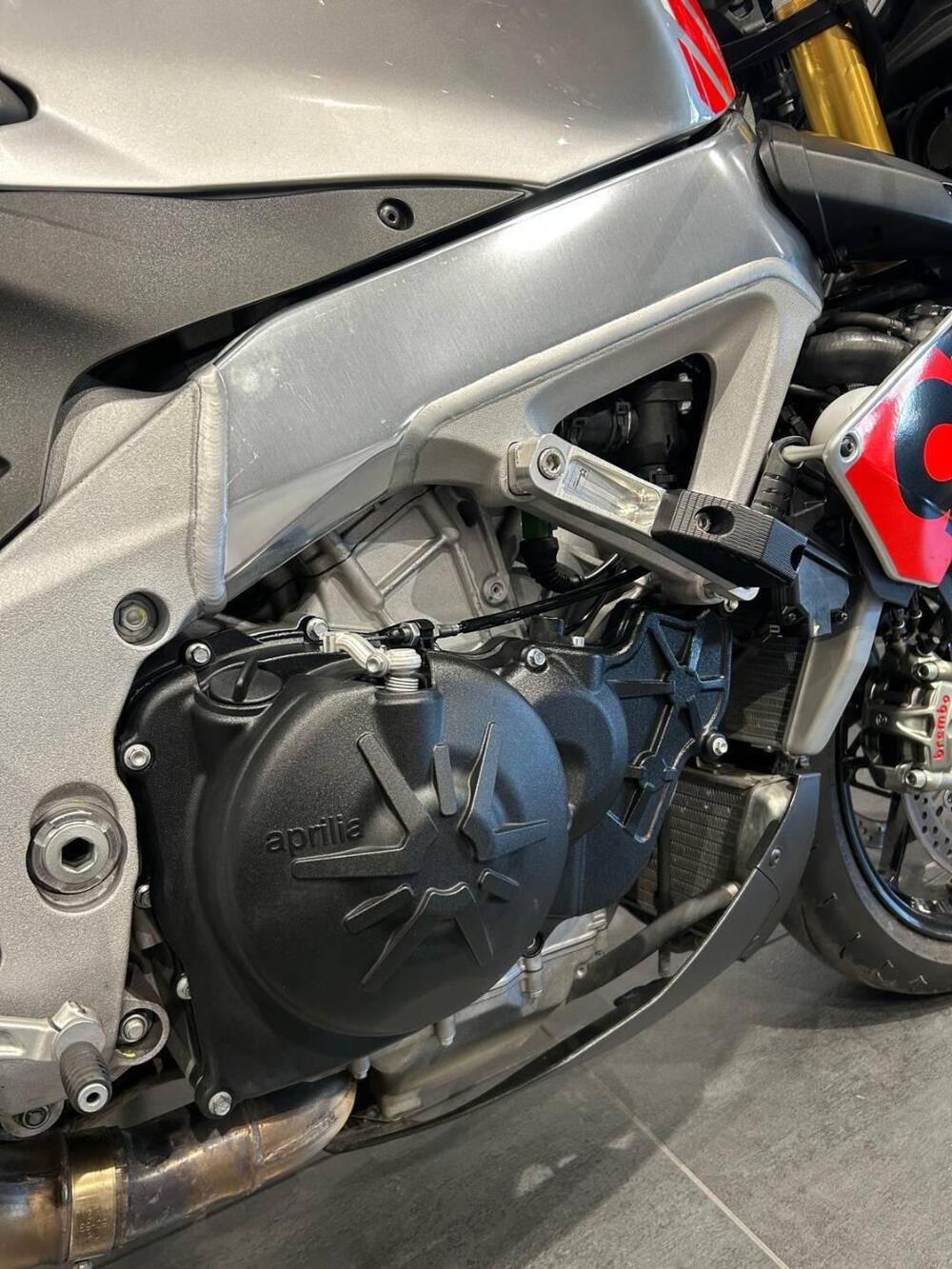 Aprilia Tuono V4 RR (2017 - 18) (8)