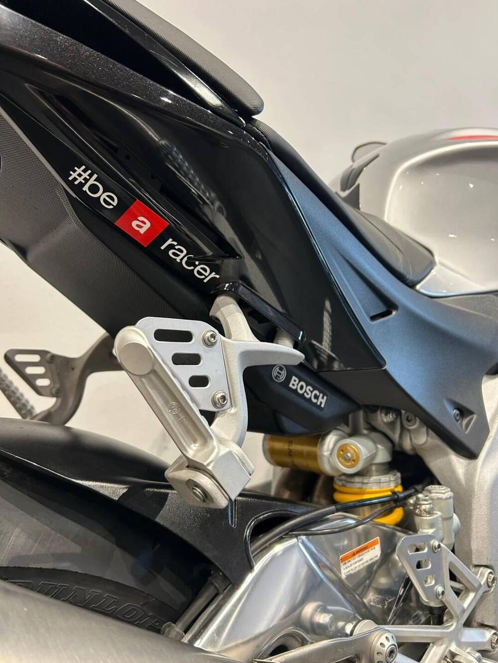 Aprilia Tuono V4 RR (2017 - 18) (10)
