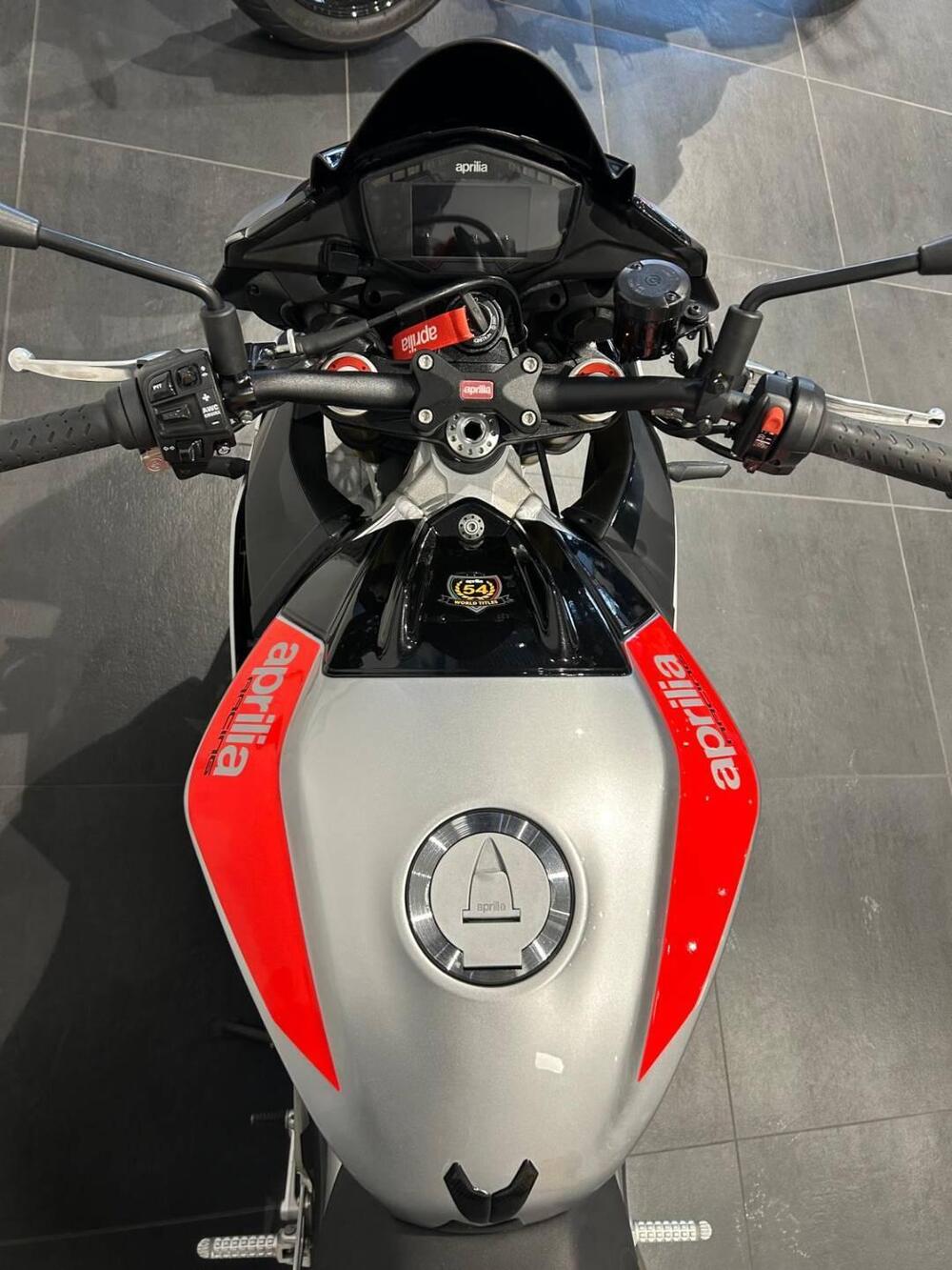 Aprilia Tuono V4 RR (2017 - 18) (13)