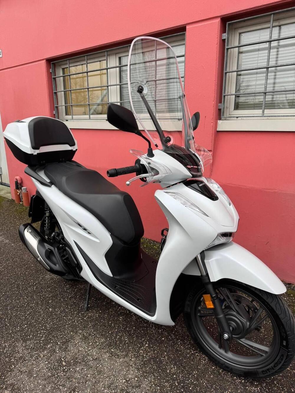 Honda SH 125i (2024 - 25) (2)