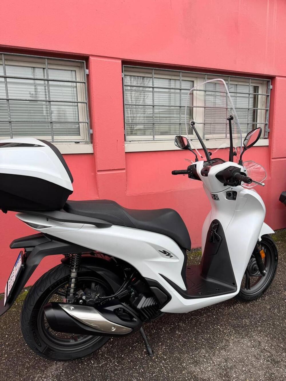 Honda SH 125i (2024 - 25) (4)