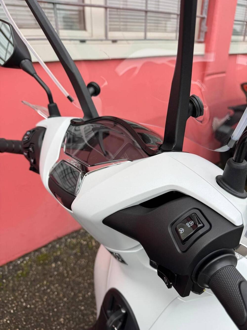 Honda SH 125i (2024 - 25) (7)