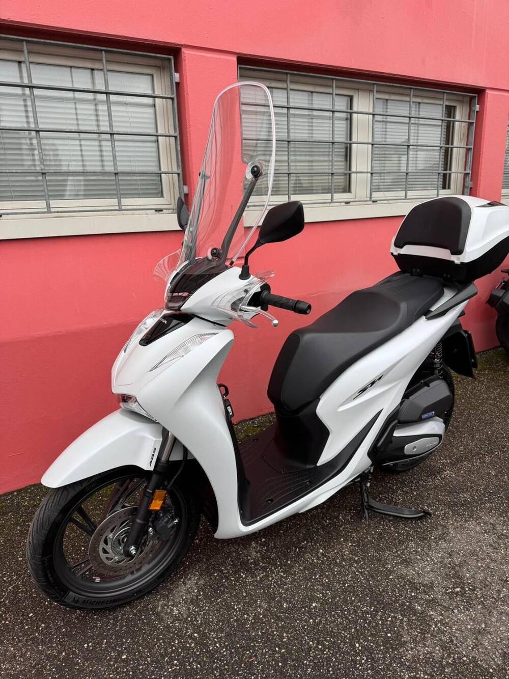 Honda SH 125i (2024 - 25) (10)