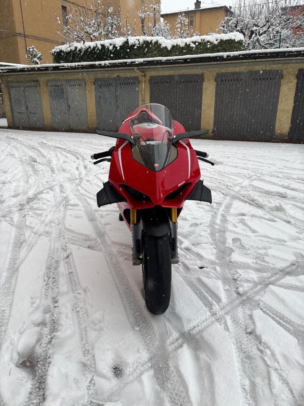 Ducati Panigale V4 S 1100 (2020) (3)