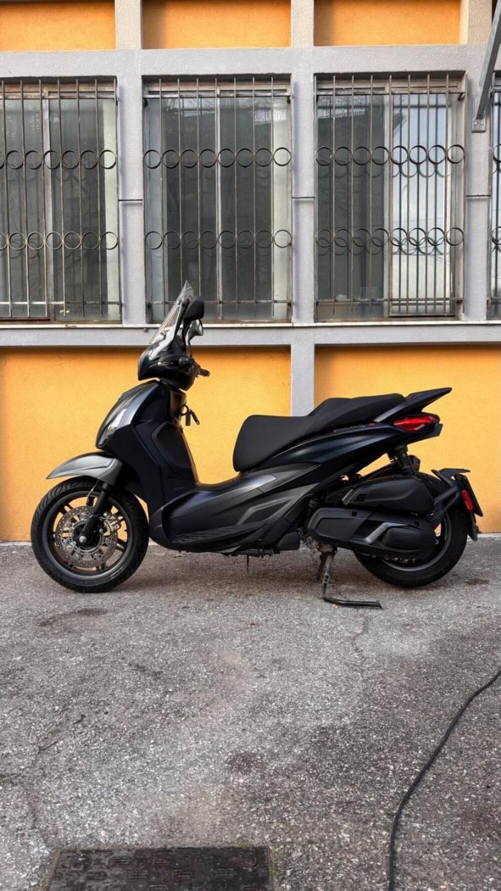 Piaggio Beverly 400 S ABS-ASR (2021 - 24) (2)