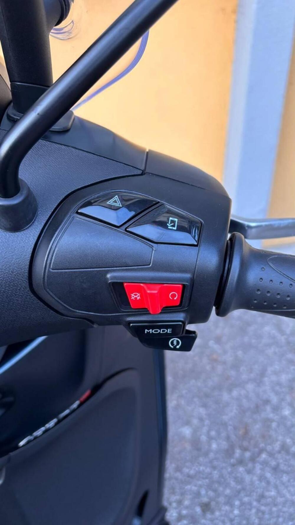 Piaggio Beverly 400 S ABS-ASR (2021 - 24) (14)