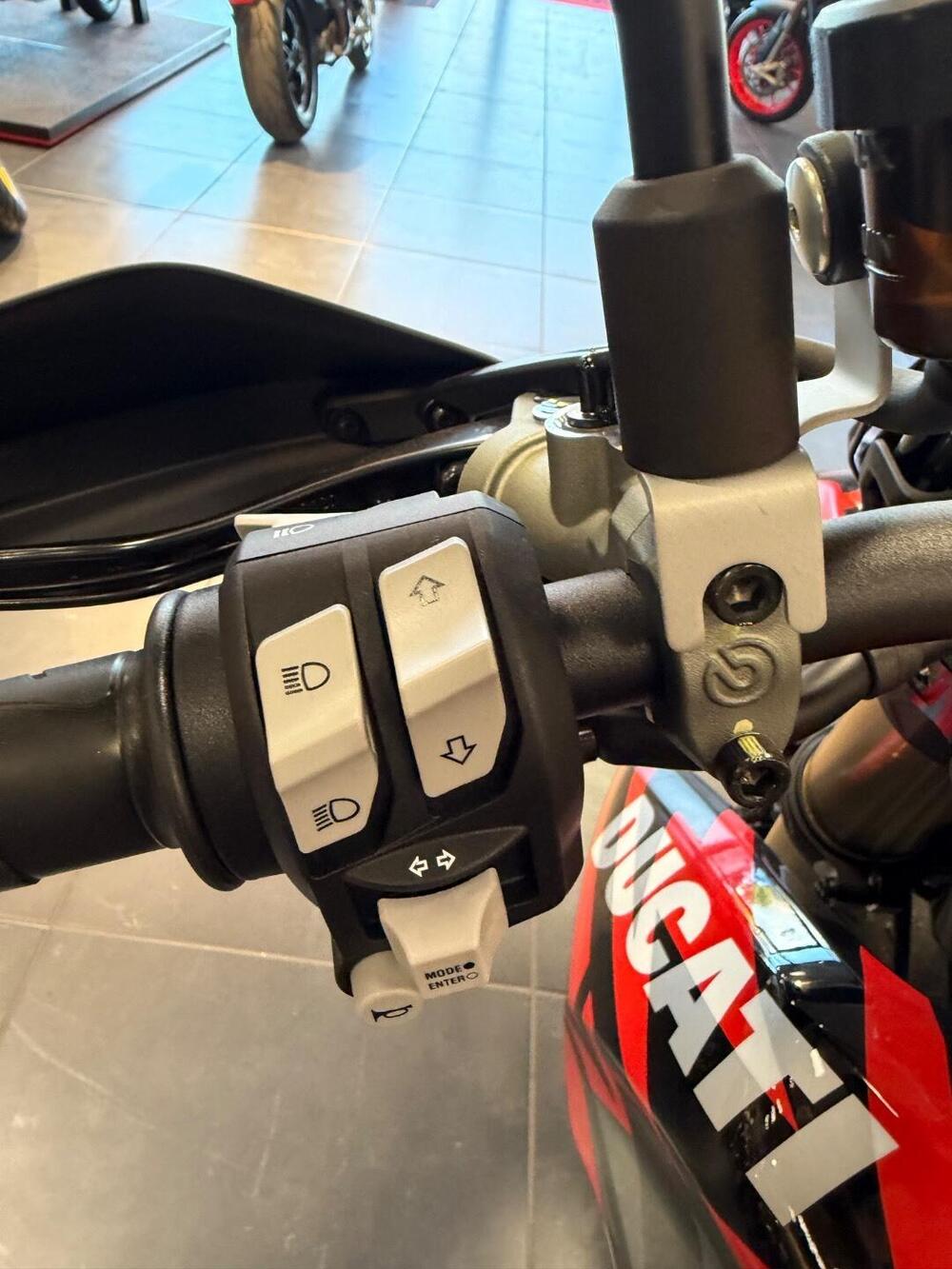 Ducati Hypermotard 698 Mono RVE (2024 - 26) (14)