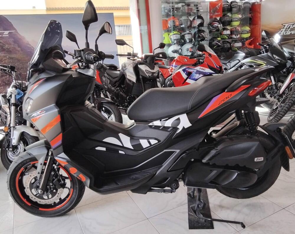 Aprilia SR GT 200 Replica (2024 - 25) (6)