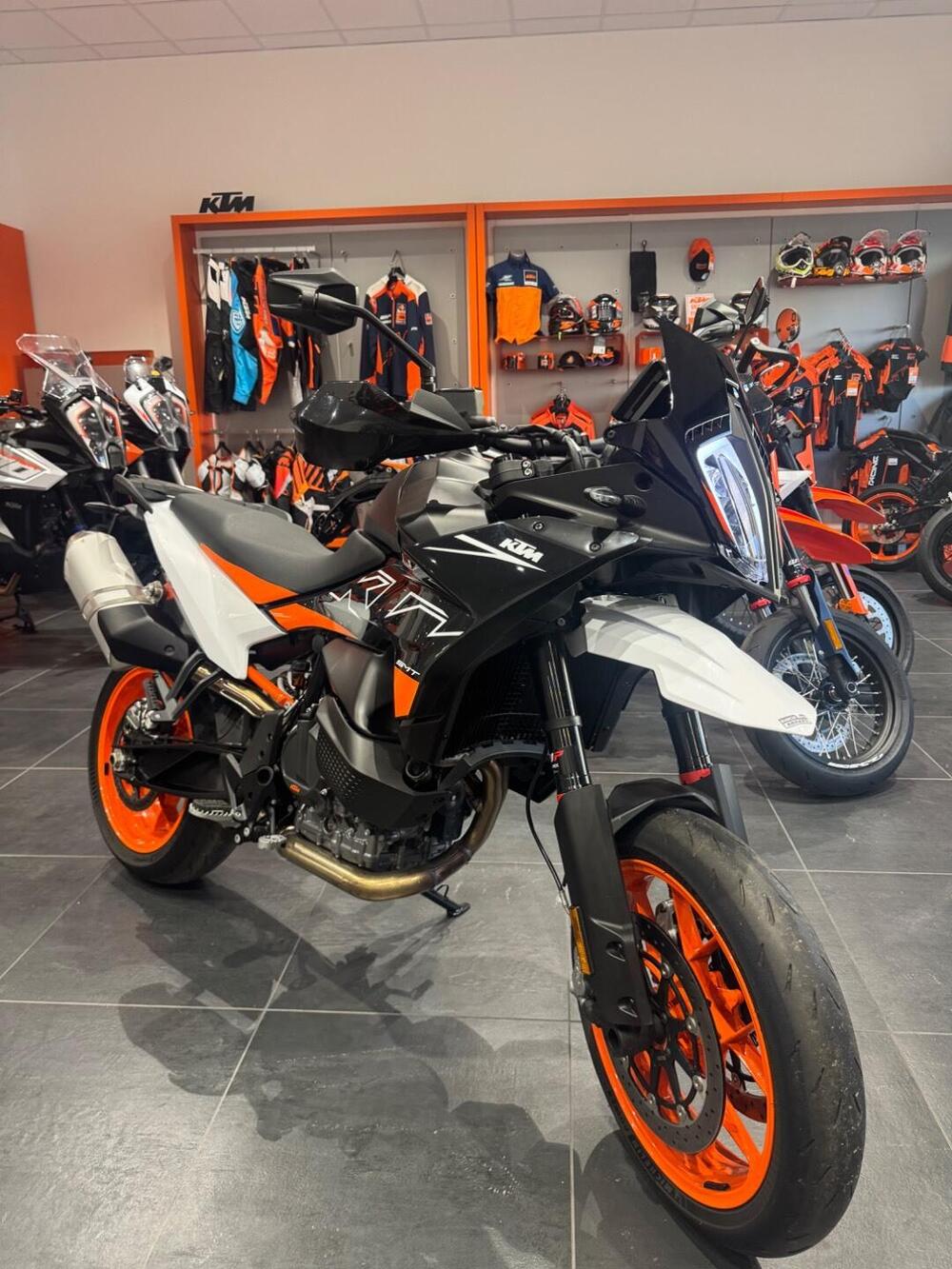KTM 890 SMT (2023 - 25) (9)