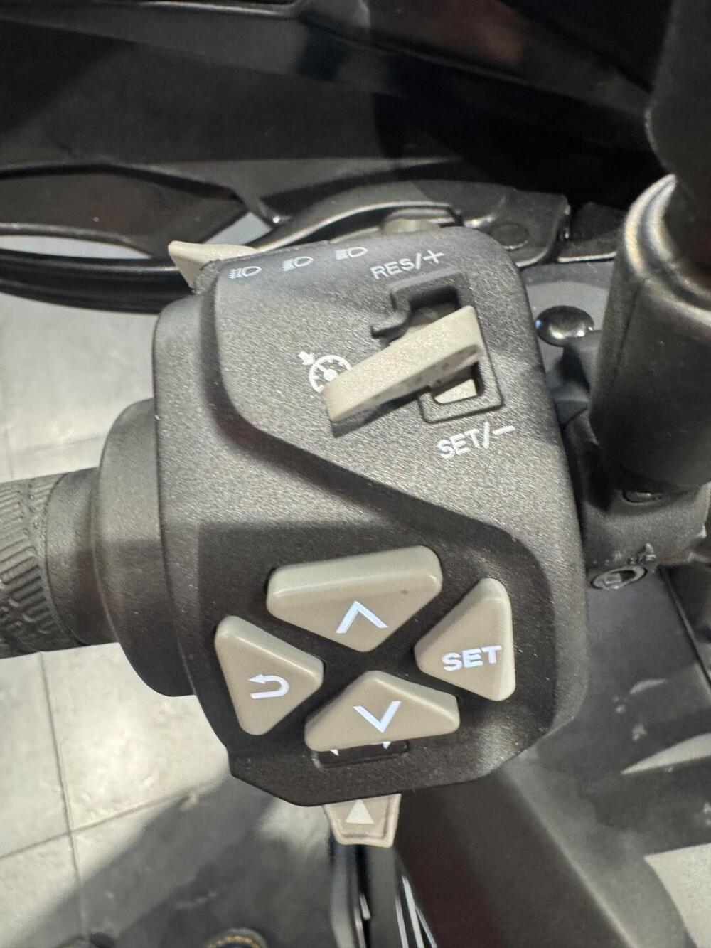 KTM 890 SMT (2023 - 25) (20)