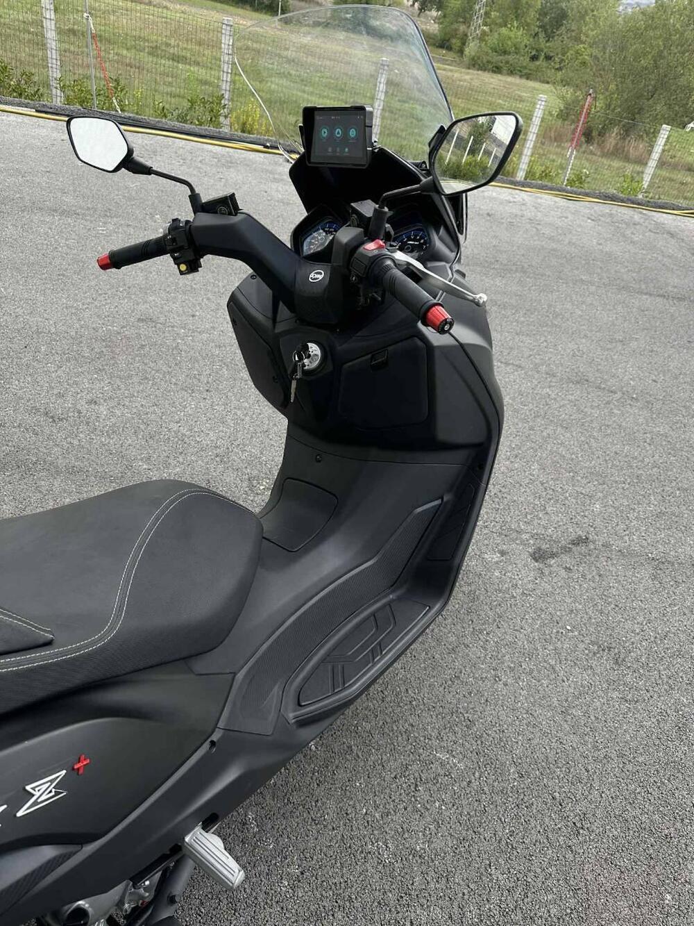 Sym Joymax 300 Z+ (2021 - 24) (2)