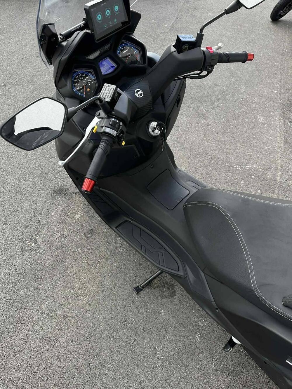 Sym Joymax 300 Z+ (2021 - 24) (3)