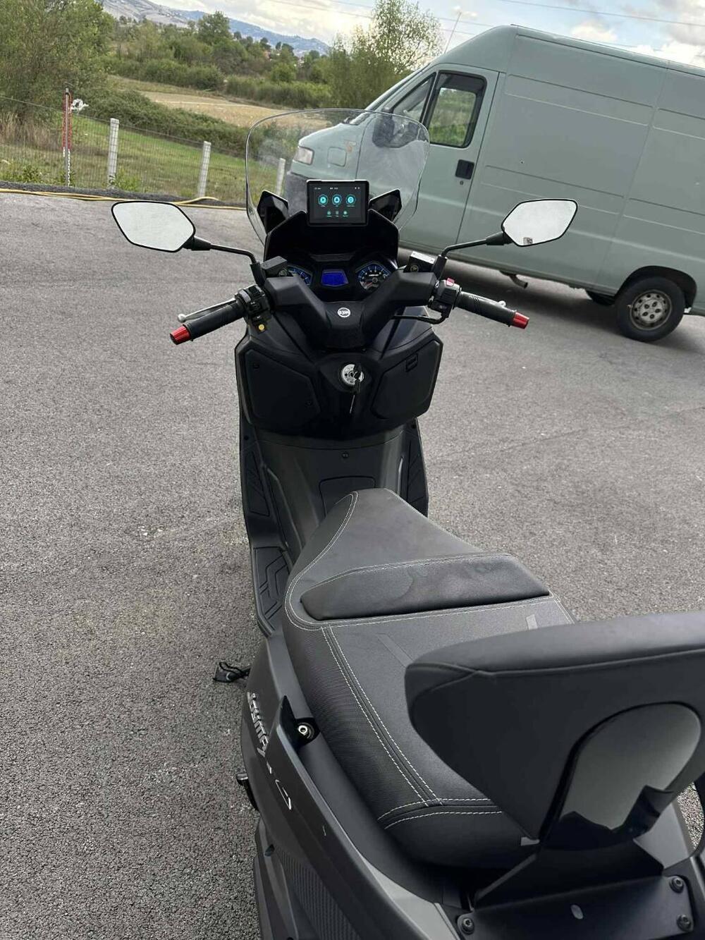 Sym Joymax 300 Z+ (2021 - 24) (11)