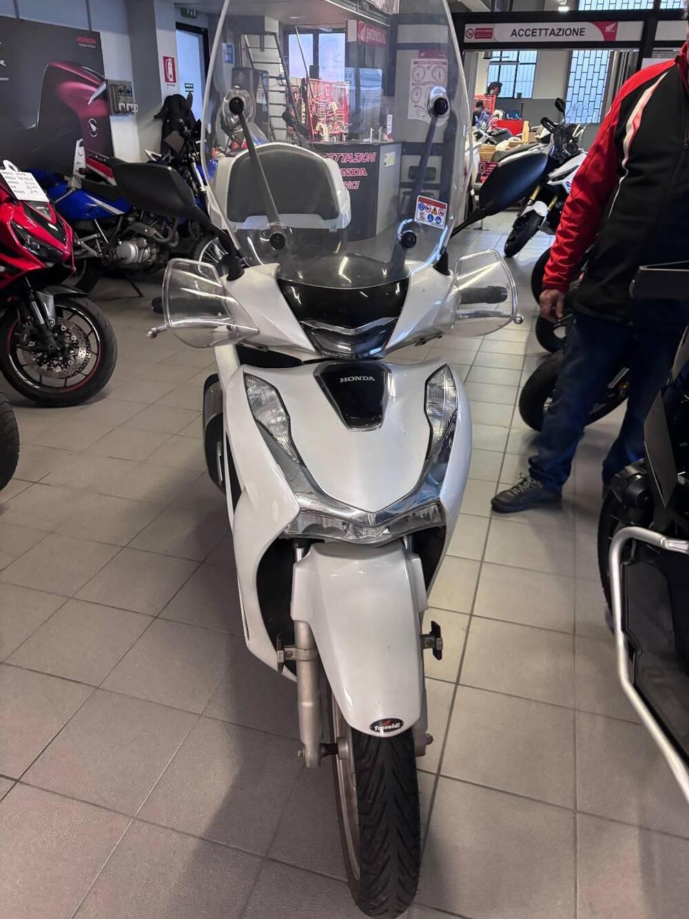 Honda SH 150i (2020 - 23) (2)