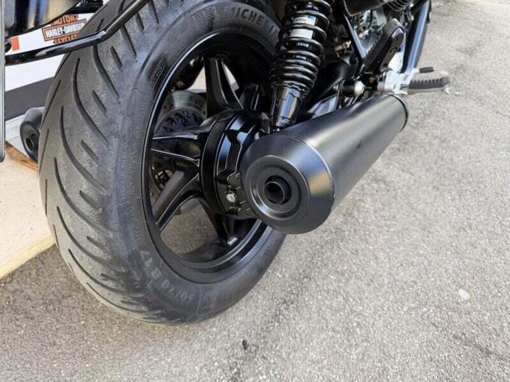 Moto Guzzi V7 Stone (2021 - 24) (3)