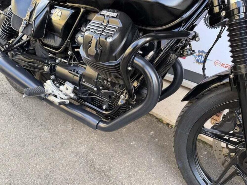 Moto Guzzi V7 Stone (2021 - 24) (10)