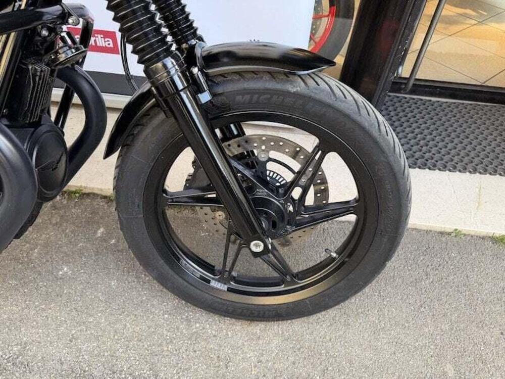 Moto Guzzi V7 Stone (2021 - 24) (12)