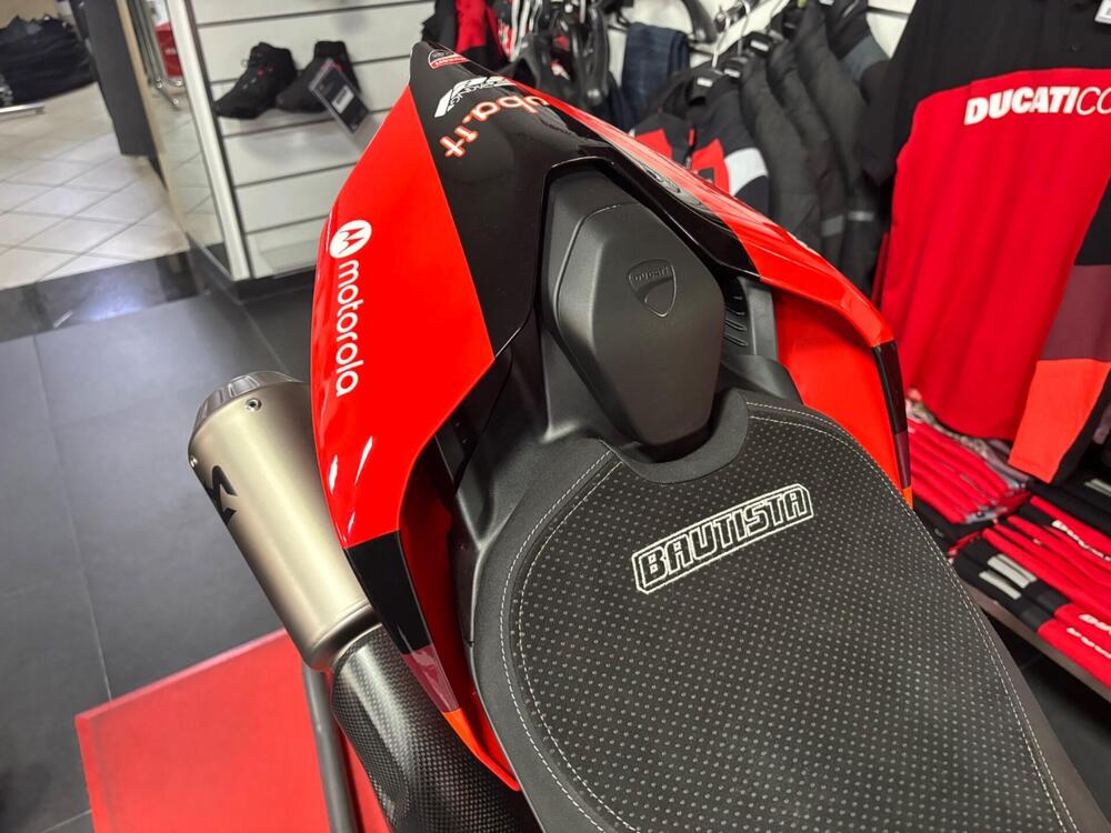 Ducati Panigale V4 Bautista 2022 World Champion Replica (2023) (2)