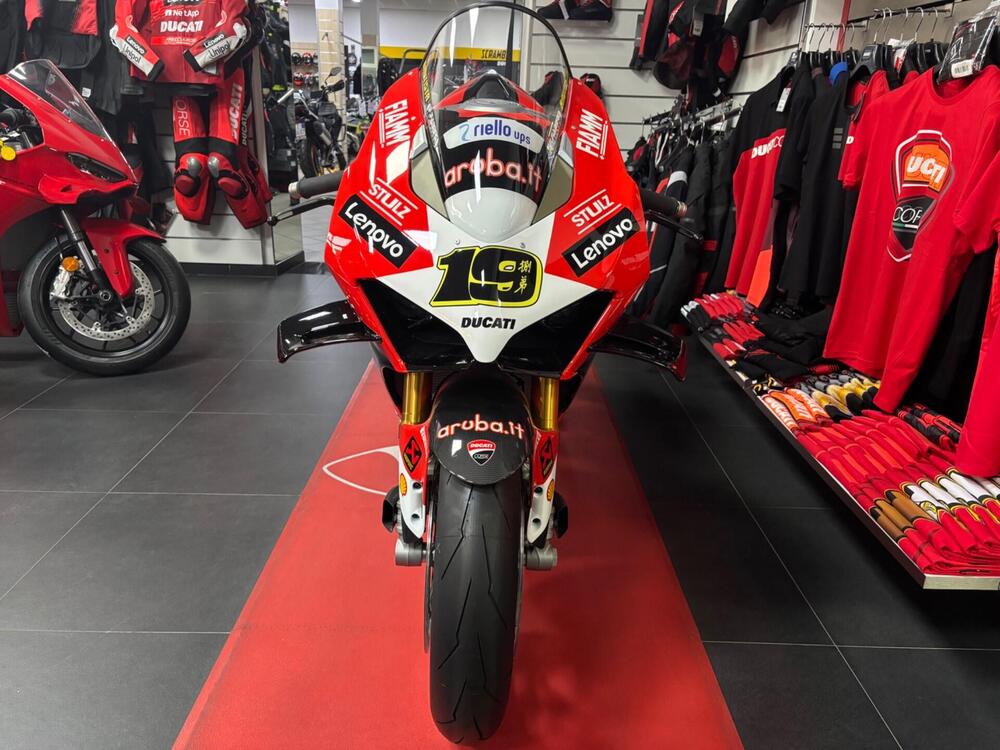 Ducati Panigale V4 Bautista 2022 World Champion Replica (2023) (5)