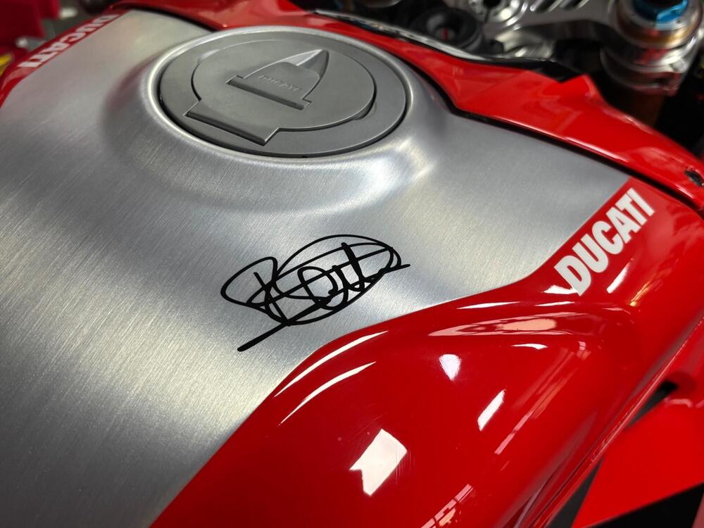 Ducati Panigale V4 Bautista 2022 World Champion Replica (2023) (11)