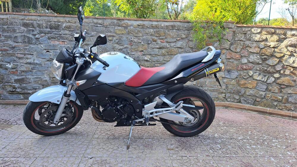 Suzuki GSR 600 (2006 - 11) (4)