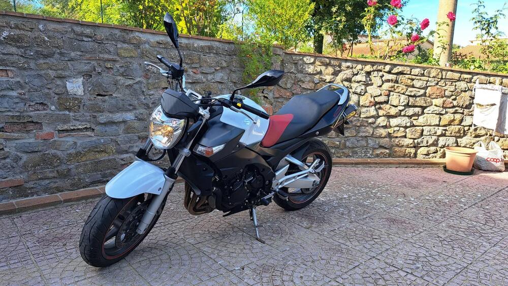 Suzuki GSR 600 (2006 - 11) (5)