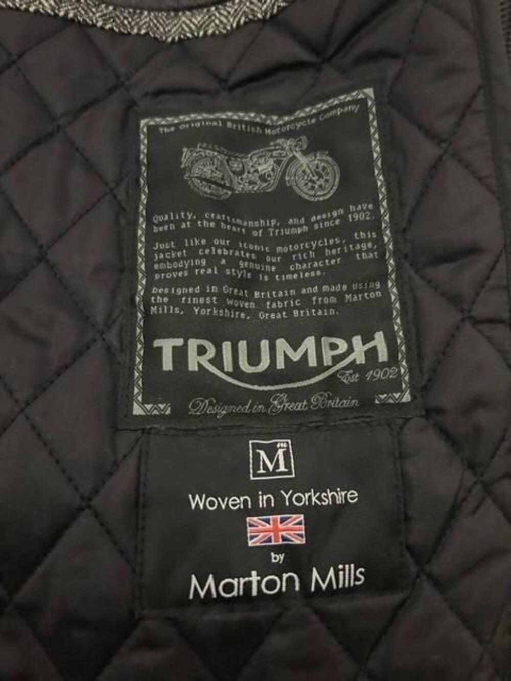 GIACCA TRIUMPH TAGLIA XL POCO USATA CON IMBOTTITUR