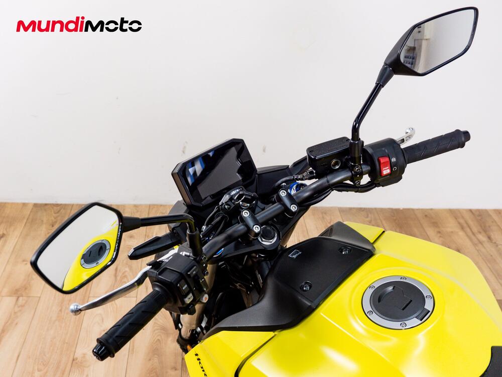 Honda CB 750 Hornet (2025) (11)