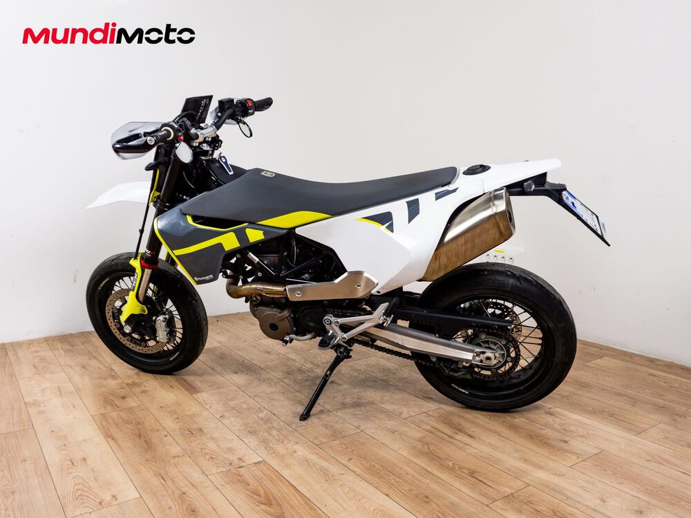 Husqvarna 701 Supermoto (2022) (7)