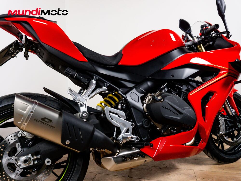 QJ Motor SRK 800 RR (2025 - 26) (4)