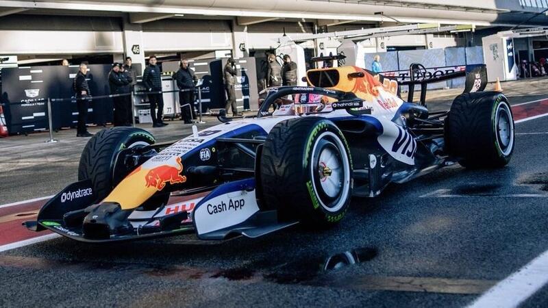 F1 2026. Test Barcellona Day 1, Liam Lawson: "Macchine completamente diverse, c&rsquo;&egrave; pi&ugrave; margine per il pilota. I problemi? Ce li aspettavamo"