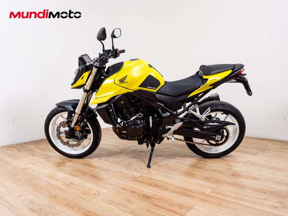 Honda CB 750 Hornet (2025) (6)