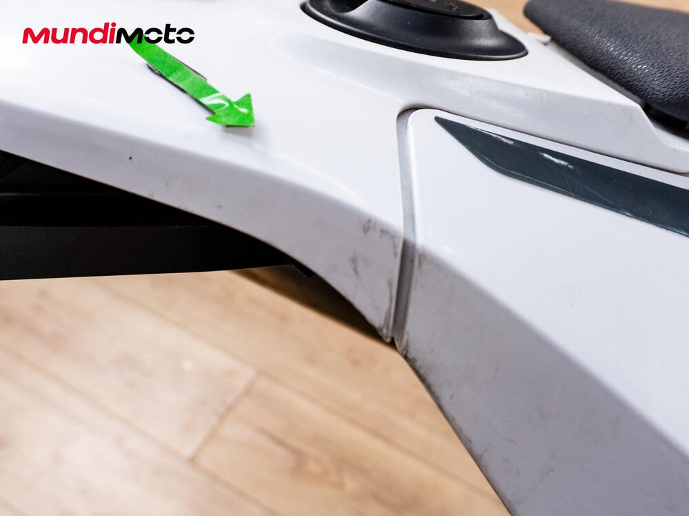 Husqvarna 701 Supermoto (2022) (18)