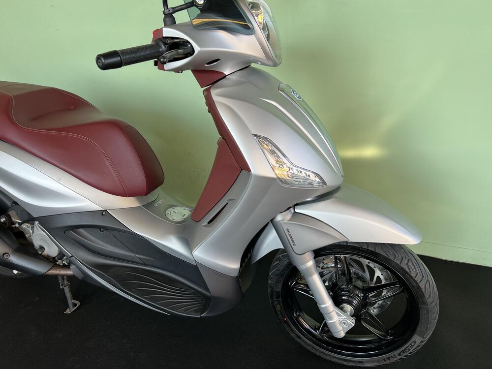 Piaggio Beverly 350 SportTouring ie ABS (2011 - 17) (9)