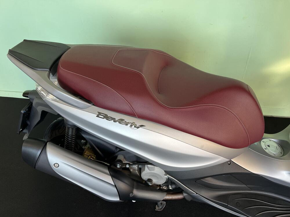 Piaggio Beverly 350 SportTouring ie ABS (2011 - 17) (10)