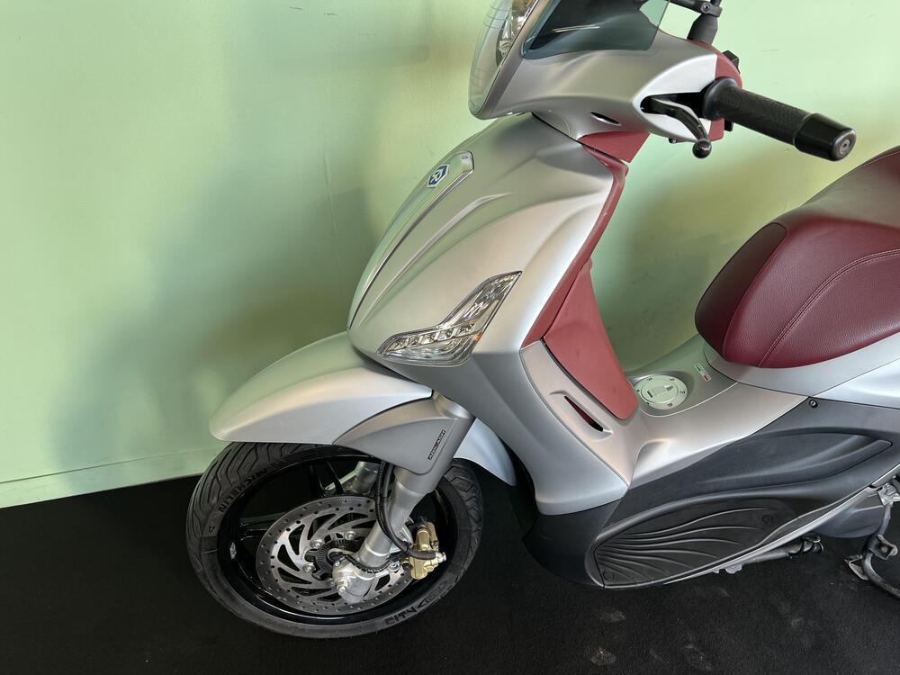 Piaggio Beverly 350 SportTouring ie ABS (2011 - 17) (14)