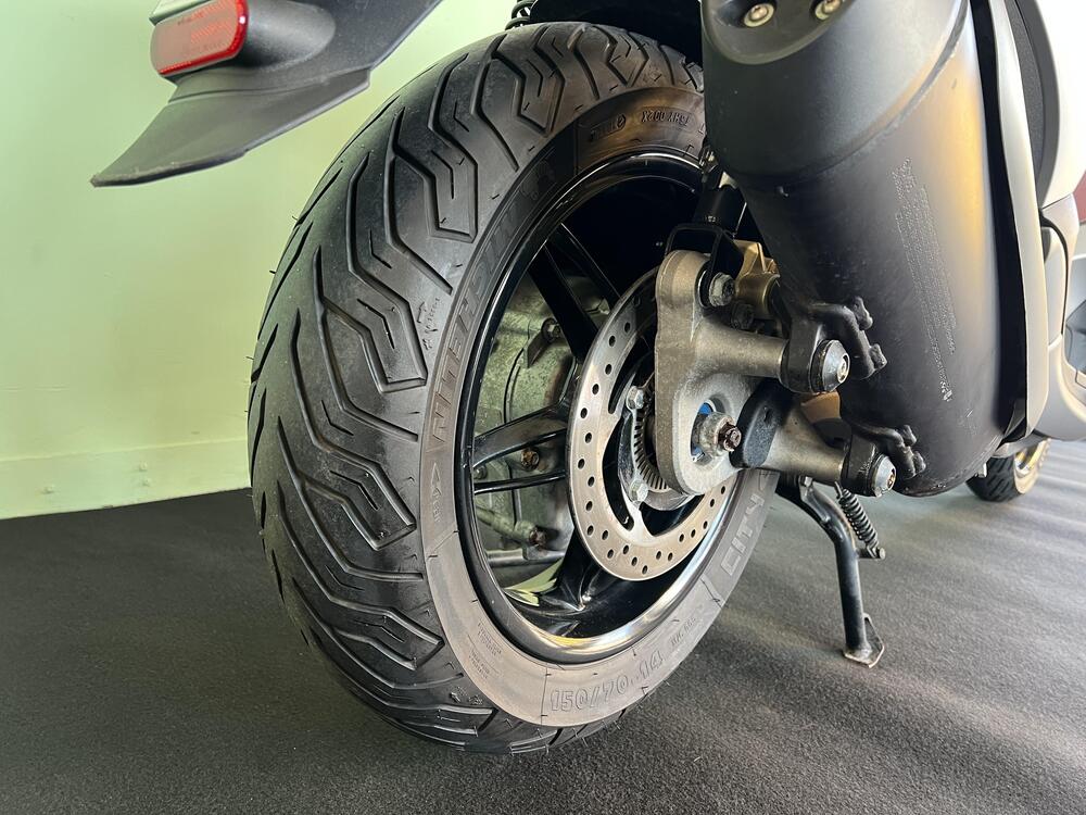 Piaggio Beverly 350 SportTouring ie ABS (2011 - 17) (19)