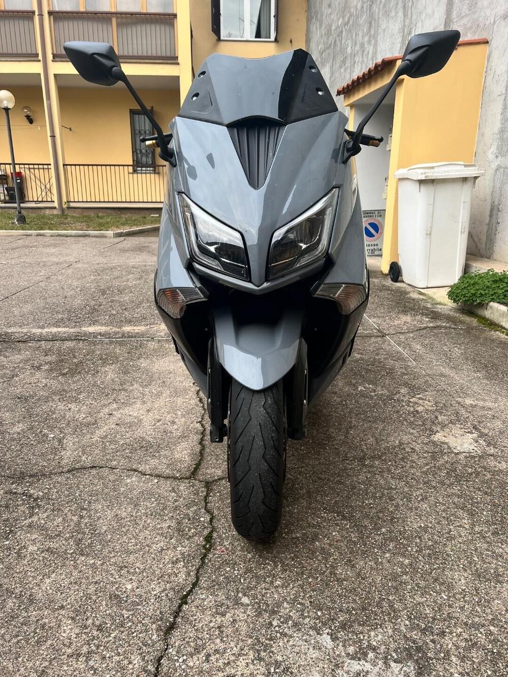 Yamaha T-Max 530 Black Max ABS (2012 - 14) (2)