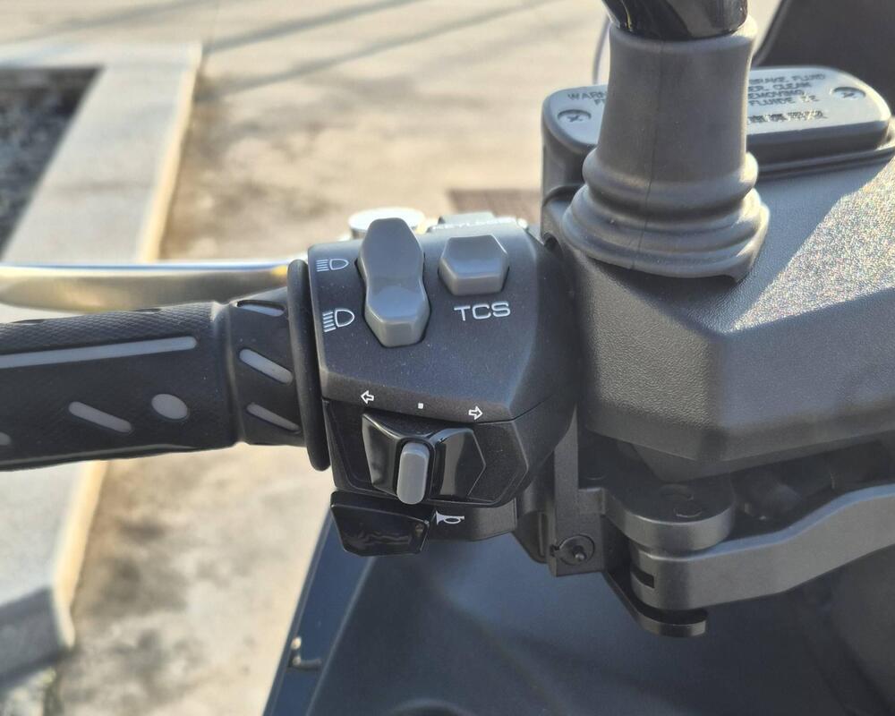 Kymco Xciting VS 400i (2023 - 26) (7)