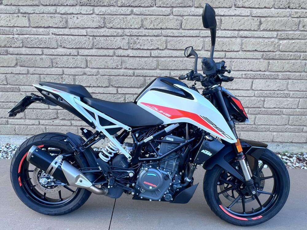 KTM 390 Duke (2021 - 23) (2)