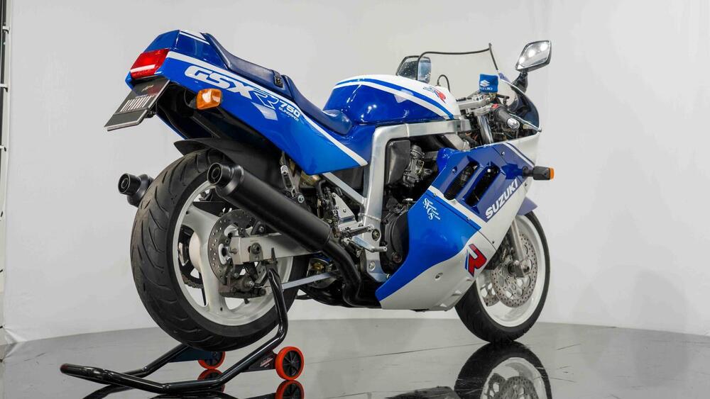 Suzuki GSX-R 750 (6)