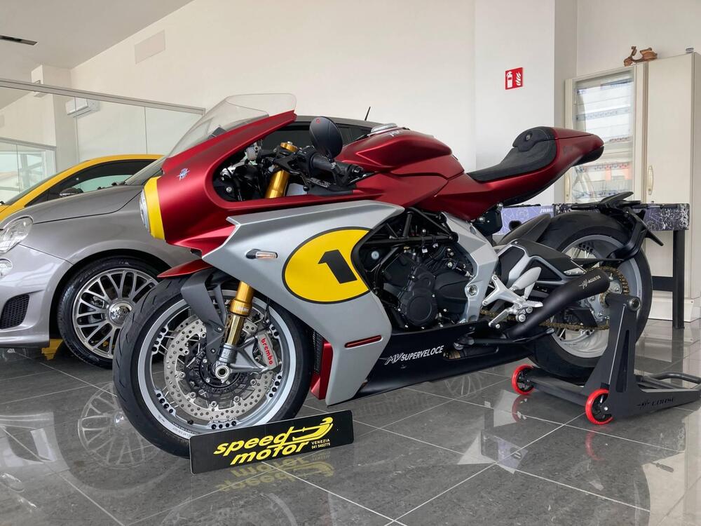 MV Agusta Superveloce 800 Ago (2021 - 23) (3)