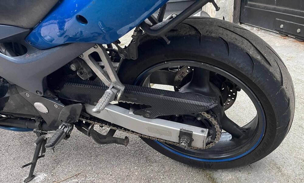 Kawasaki ZR-7 (2001 - 04) (9)