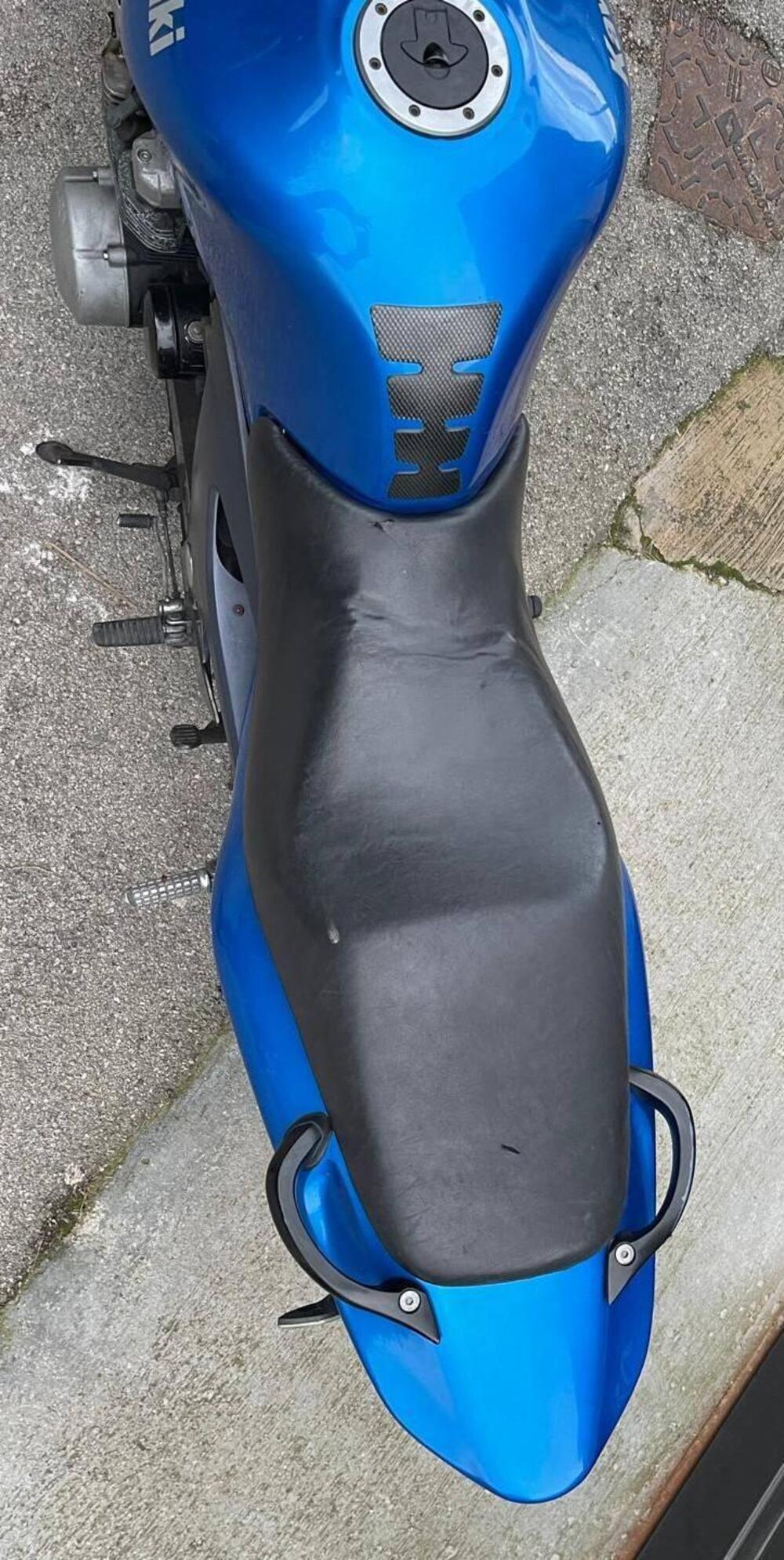 Kawasaki ZR-7 (2001 - 04) (12)