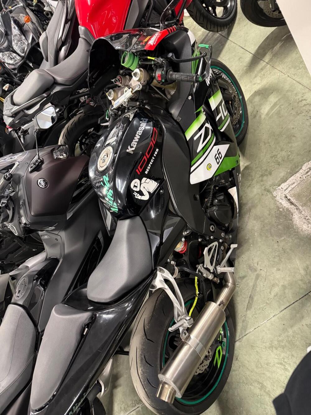 Kawasaki Ninja 1000 ZX-10R (2004 - 05) (3)