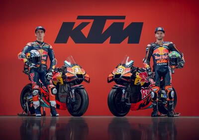 MotoGP 2026. KTM Factory presenta la RC16: ecco le nuove livree di Pedro Acosta e Brad Binder [GALLERY]