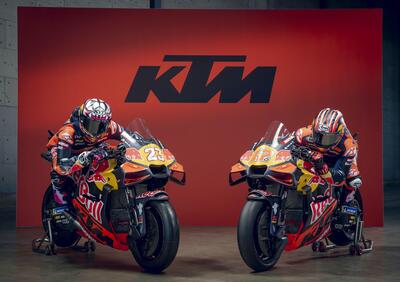 MotoGP 2026. Ecco le nuove KTM Tech3 di Enea Bastianini e Maverick Vinales. La novità è che... no, sono uguali [GALLERY e VIDEO]