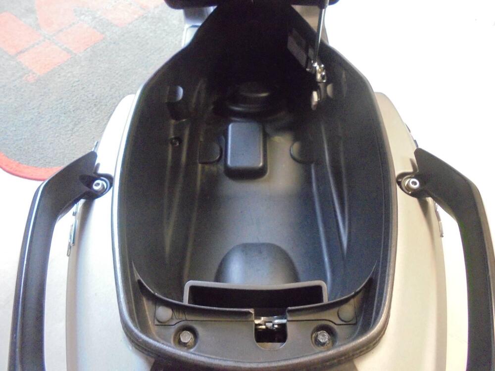 Sym Joymax 300 Z ABS (2018 - 20) (4)